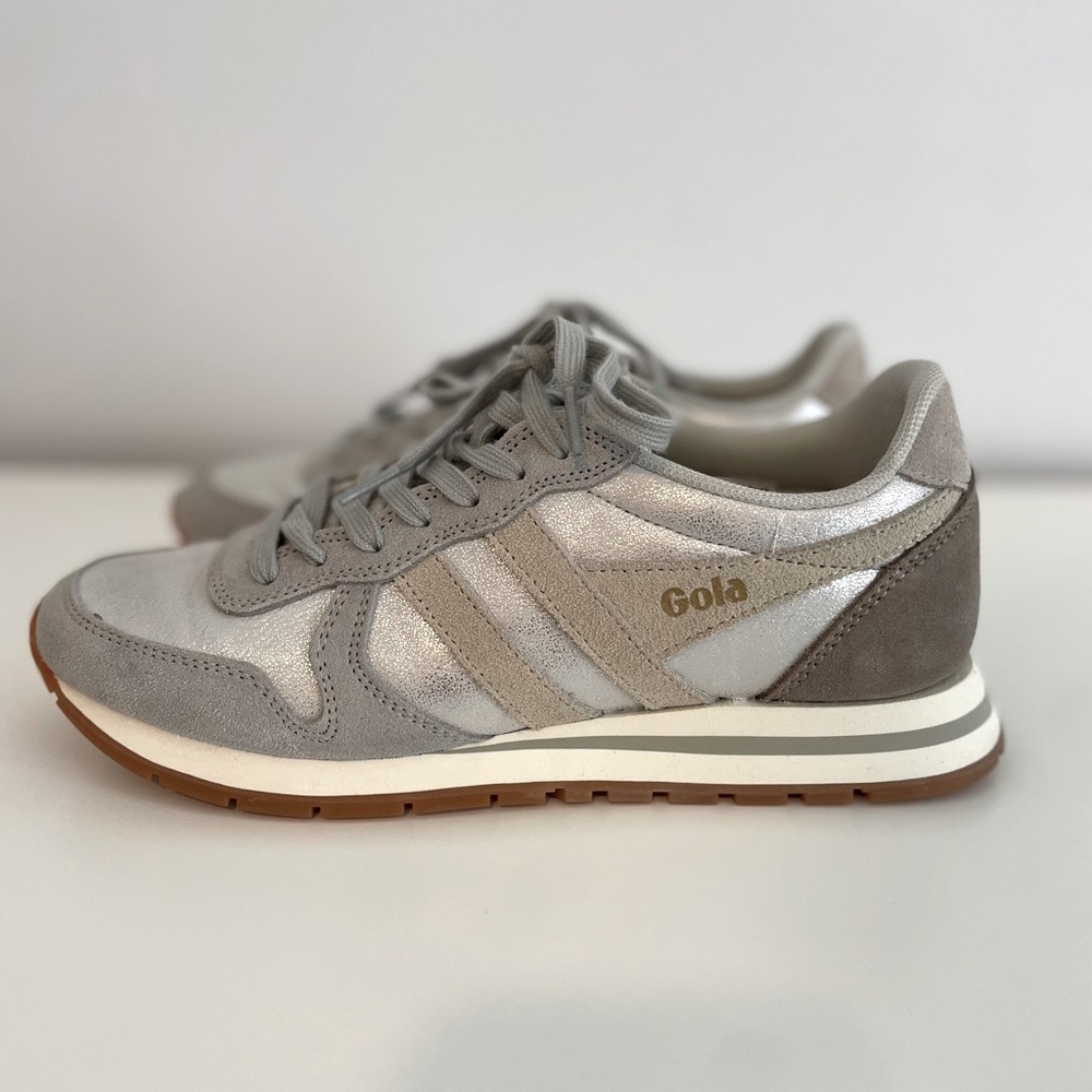 Great condition! Gola Daytona Blazer metallic sneakers 6.5